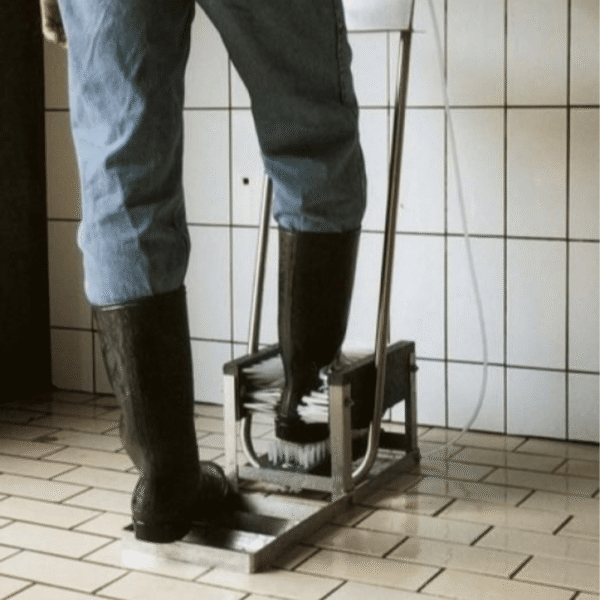 Saapadeso2 Saappaiden puhdistus- ja desinfiointilaite